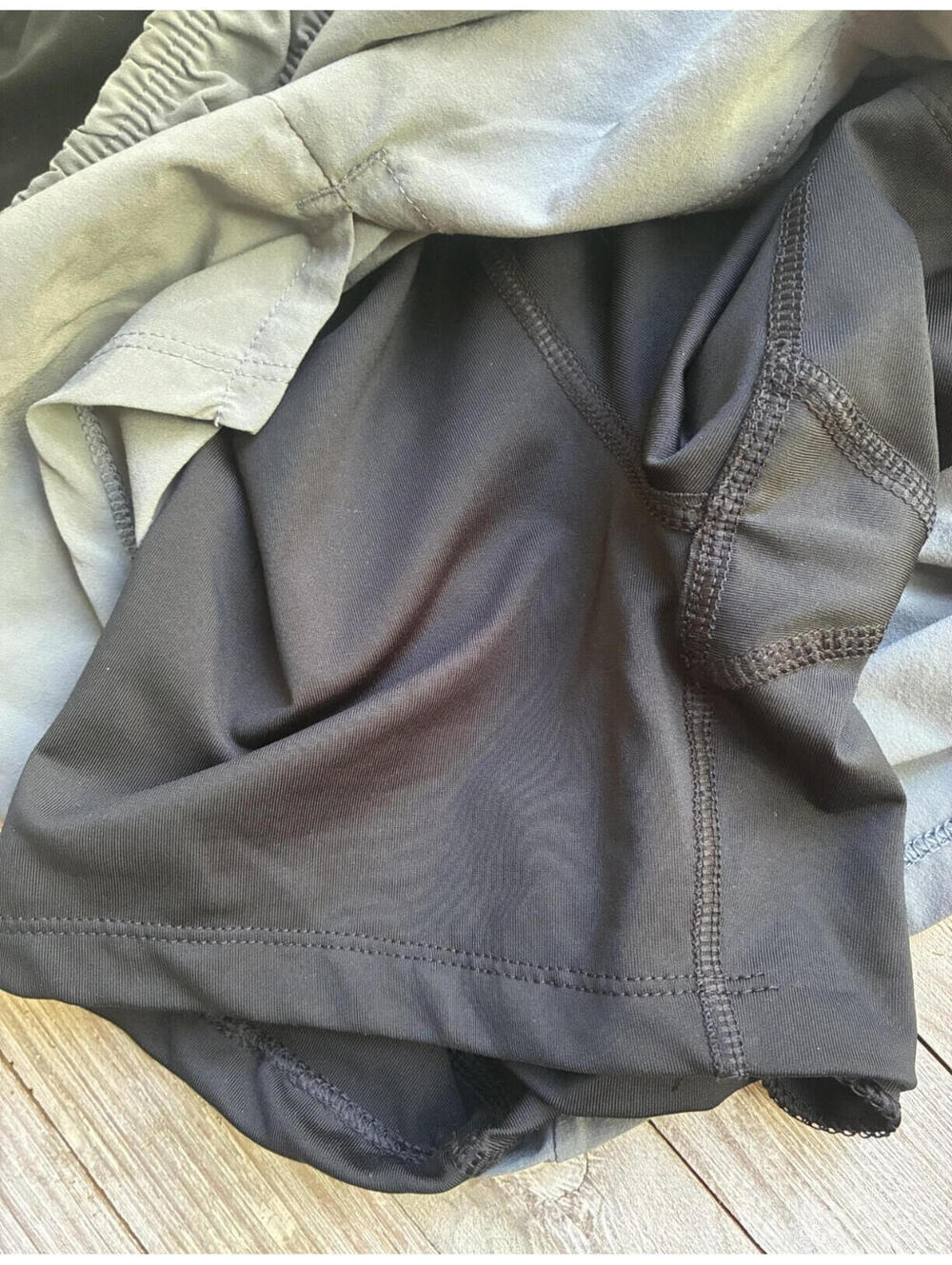 Women’s Large Nike Running 3” Inseam Shorts Dri-Fit Gray Workout Shorts Gym - Picture 4 of 5